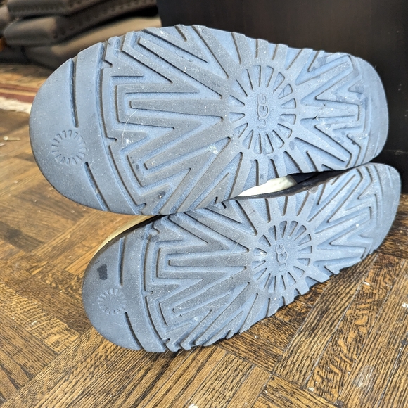 UGG Classic Clear Mini BootsWhite Size 10 NO INSOLE - Picture 2 of 6